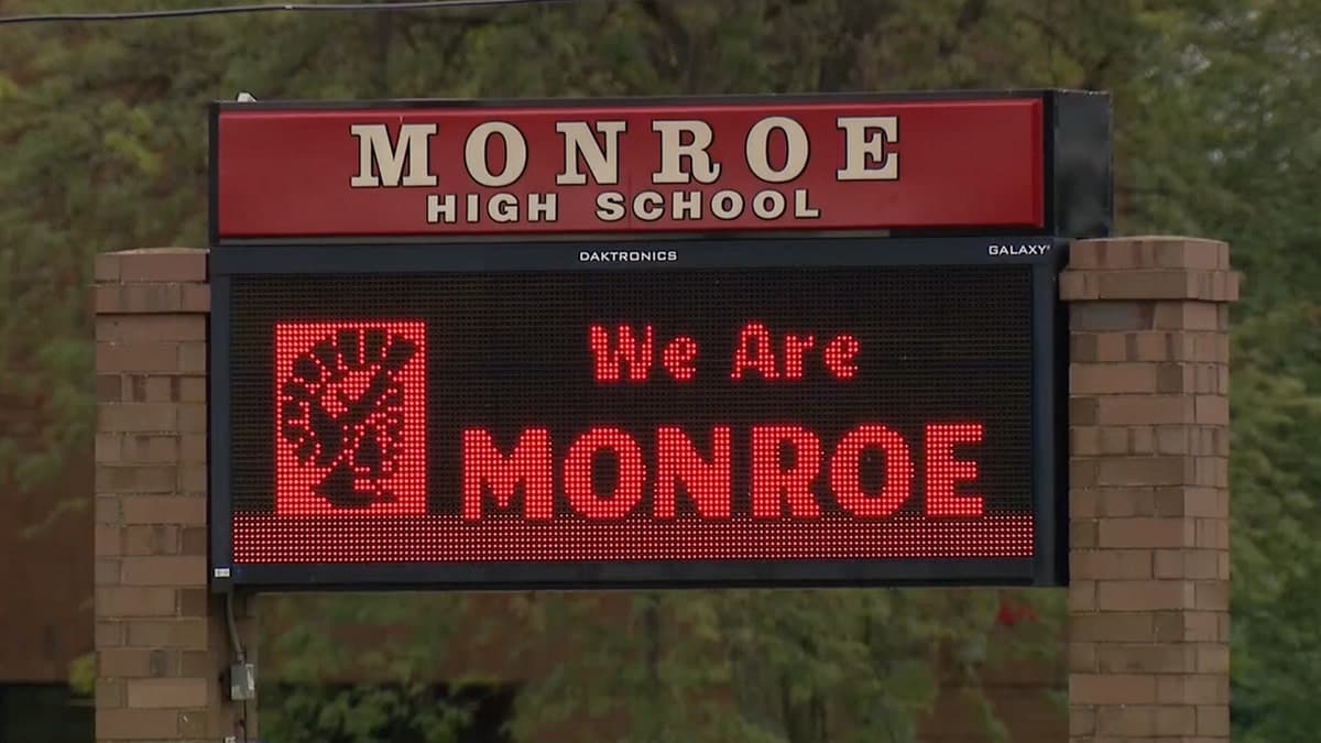 monroe-high-school-sign